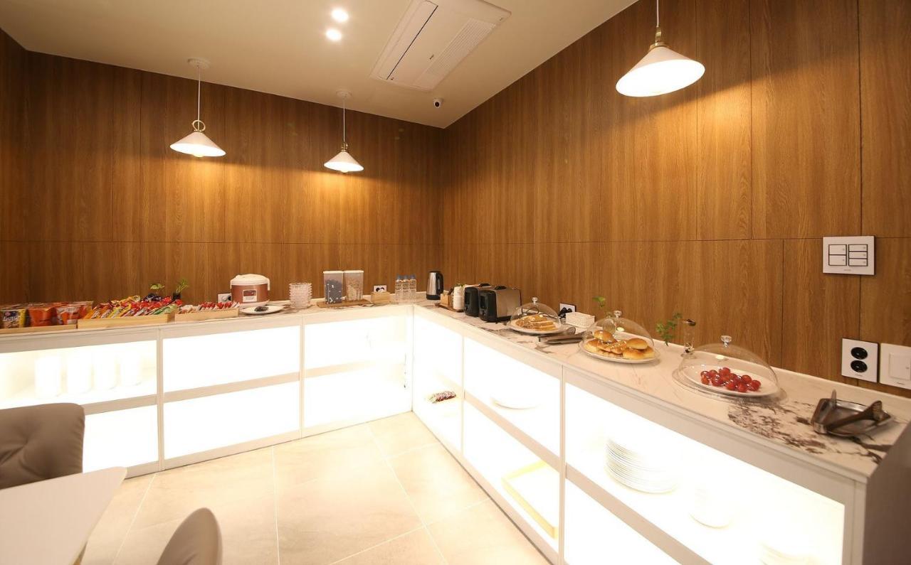 Brown Dot Hotel Sinan Gwangju Metropolitan City Exterior foto