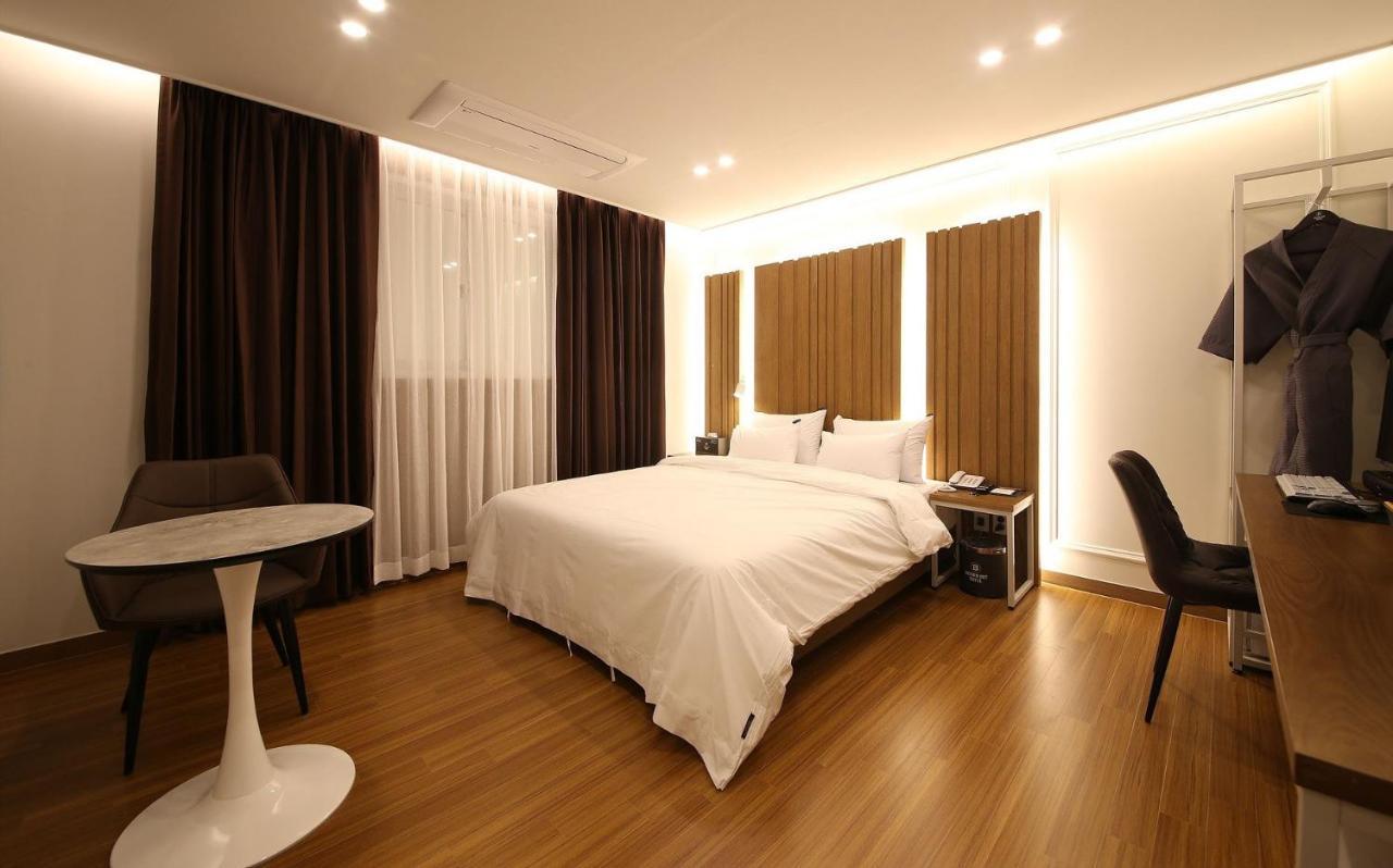 Brown Dot Hotel Sinan Gwangju Metropolitan City Exterior foto
