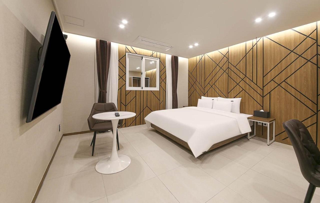 Brown Dot Hotel Sinan Gwangju Metropolitan City Exterior foto