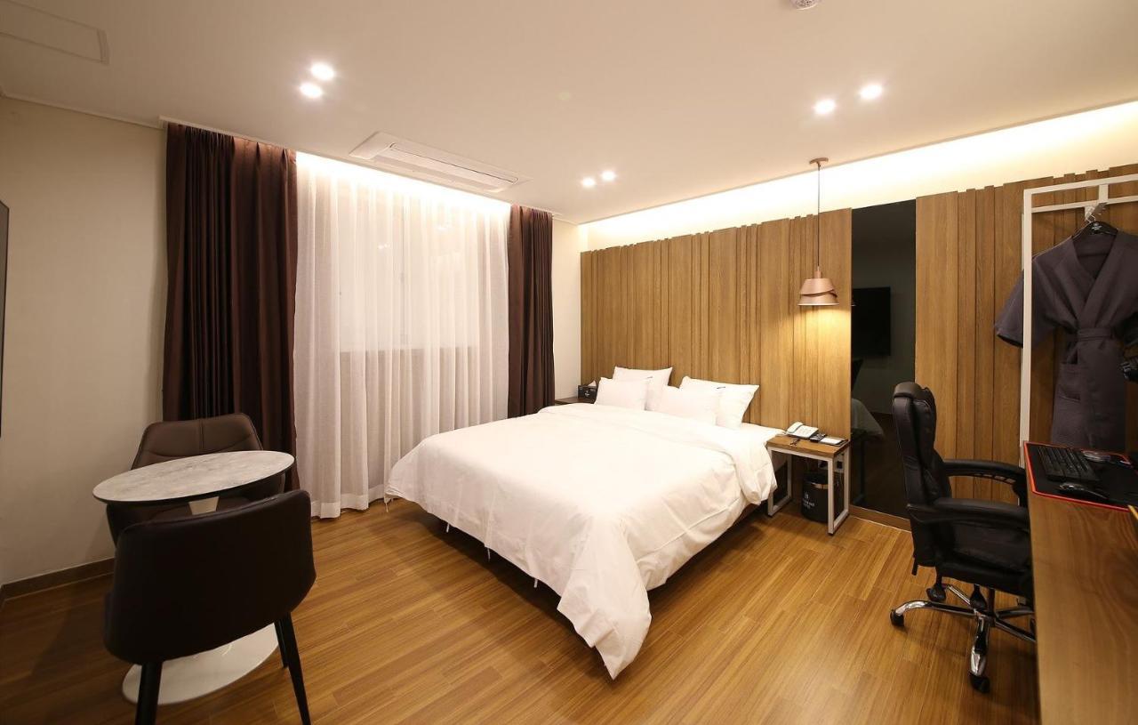 Brown Dot Hotel Sinan Gwangju Metropolitan City Exterior foto