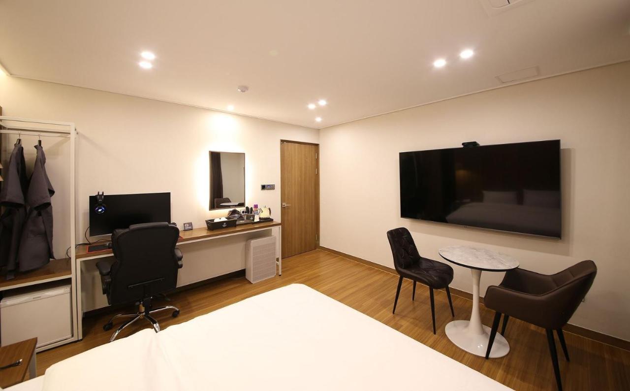 Brown Dot Hotel Sinan Gwangju Metropolitan City Exterior foto