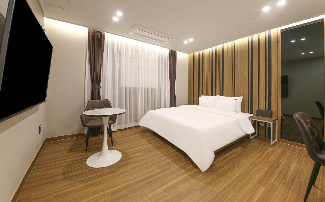 Brown Dot Hotel Sinan Gwangju Metropolitan City Exterior foto