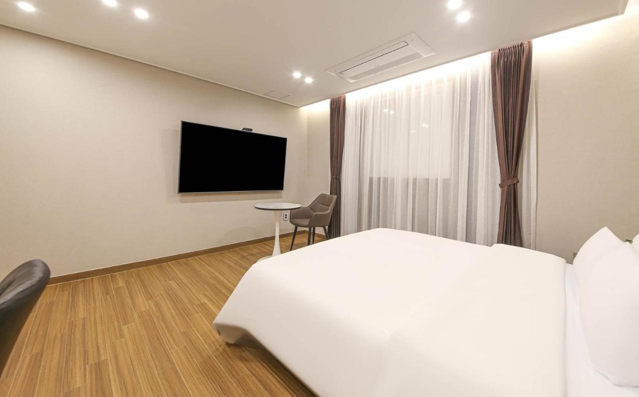Brown Dot Hotel Sinan Gwangju Metropolitan City Exterior foto