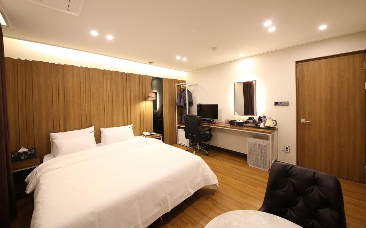 Brown Dot Hotel Sinan Gwangju Metropolitan City Exterior foto