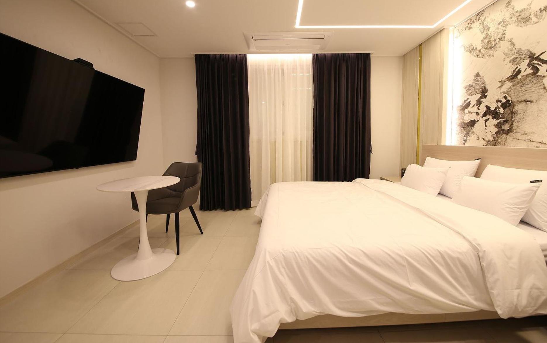 Brown Dot Hotel Sinan Gwangju Metropolitan City Exterior foto