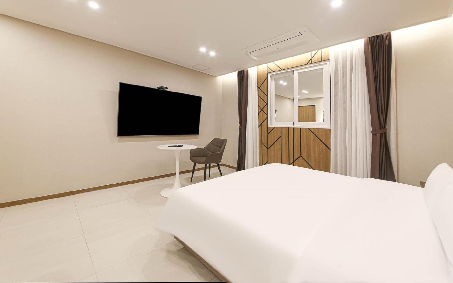 Brown Dot Hotel Sinan Gwangju Metropolitan City Exterior foto