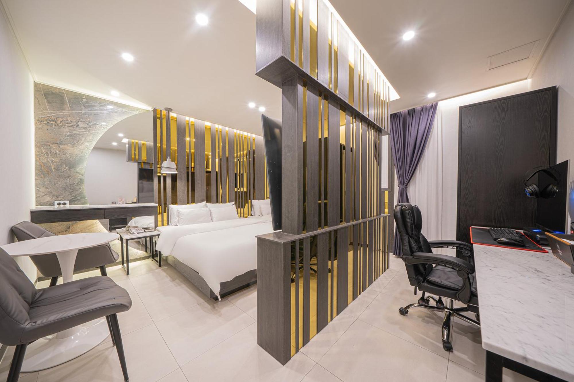 Brown Dot Hotel Sinan Gwangju Metropolitan City Exterior foto